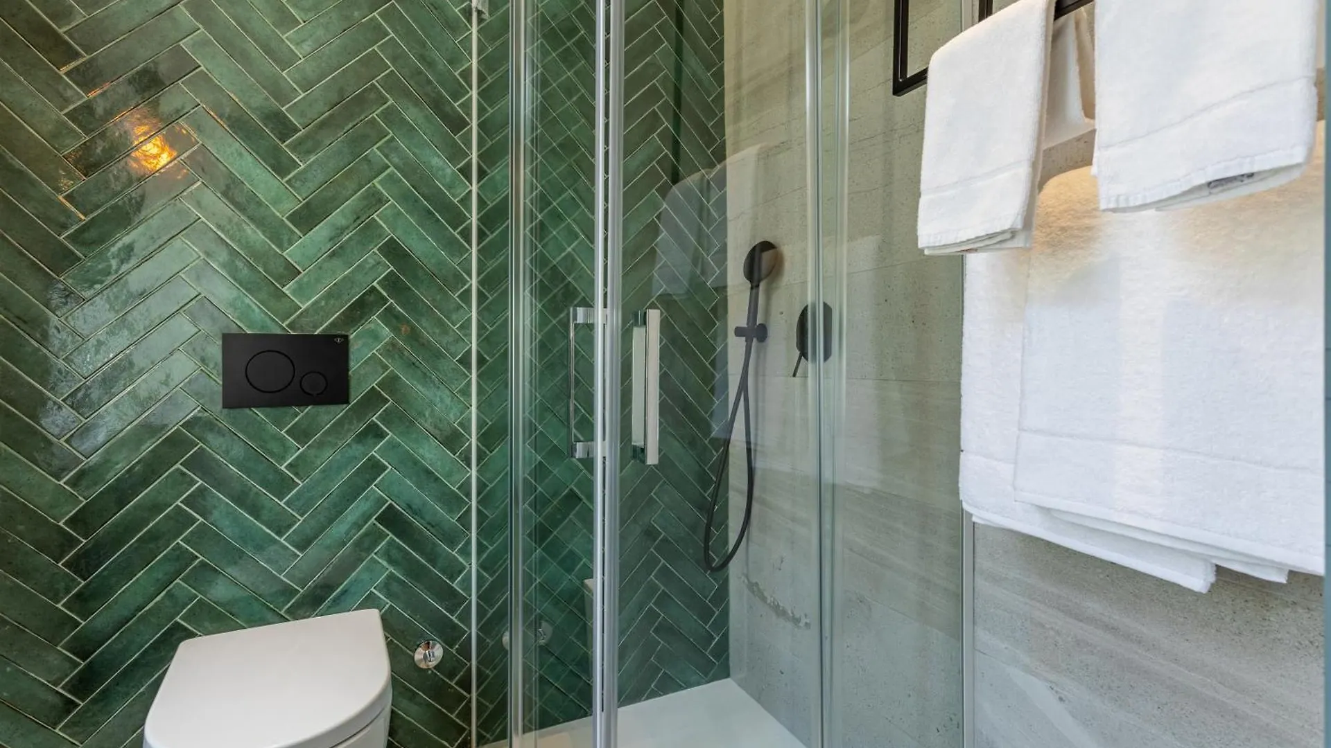 Gralhas Suites Lisboa 0*,  Portekiz
